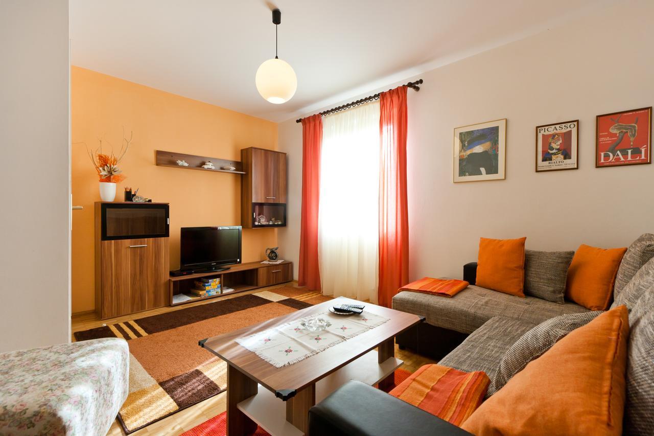 Apartments Neda Poreč Exteriör bild